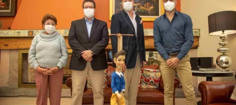 Presume Christopher Landau su visita a Tlaxcala, en donde probó los escamoles Presume Christopher Landau su visita a Tlaxcala, en donde probó los escamoles