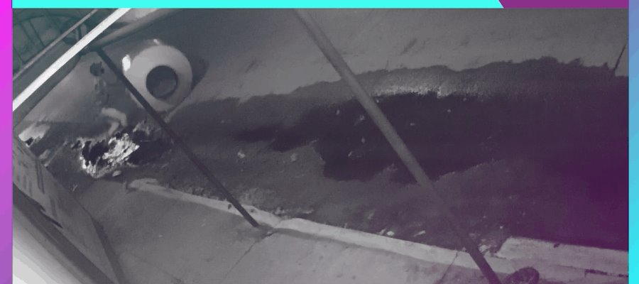 Graban en video a sujeto que robó tinaco de agua de una construcción en la Miguel Hidalgo
