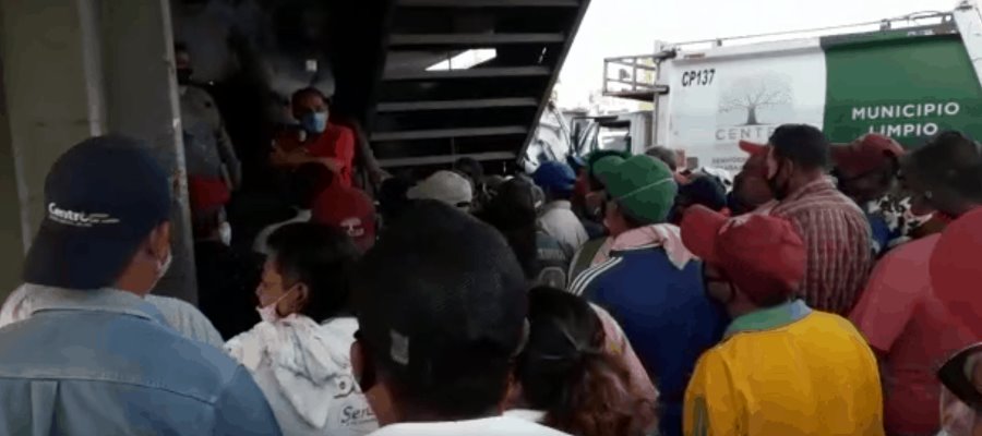 Trabajadores de limpia de Centro protestan por despido de compañero