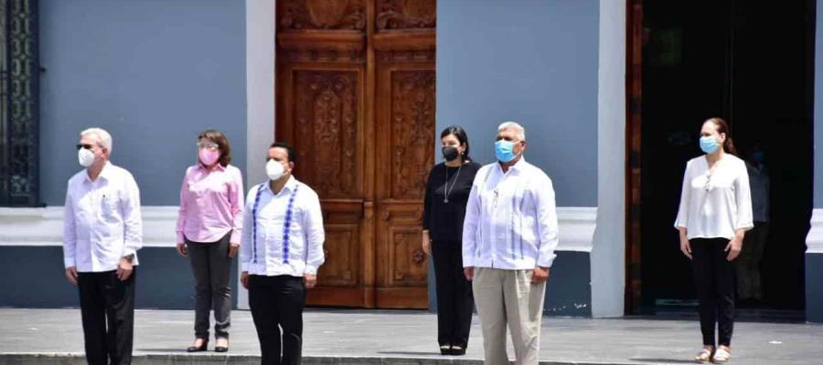 Honran en Tabasco a víctimas del Covid-19, realizan toque de silencio en Plaza de Armas