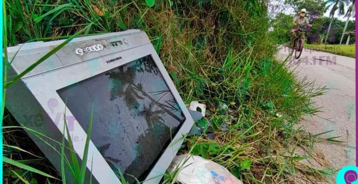 FOTO GALERÍA: Basura electrónica termina en tiraderos y calles de Villahermosa