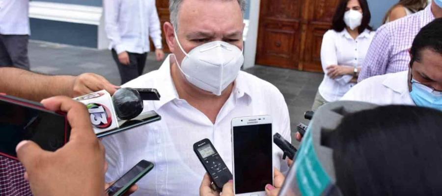 Se reúnen burócratas con gobierno del Estado para insistir en aumento salarial