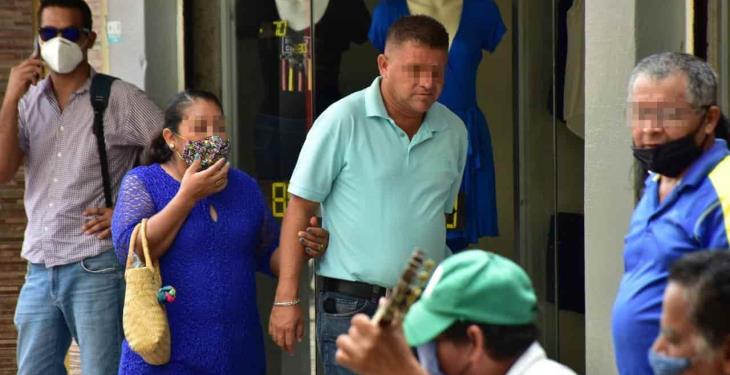 Ciudadanos se relajan y salen a la calle sin cubrebocas