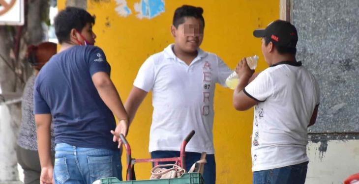 Ciudadanos se relajan y salen a la calle sin cubrebocas