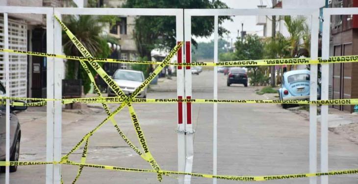 Con portones y cadenas restringen acceso a fraccionamiento San Ángel en Indeco