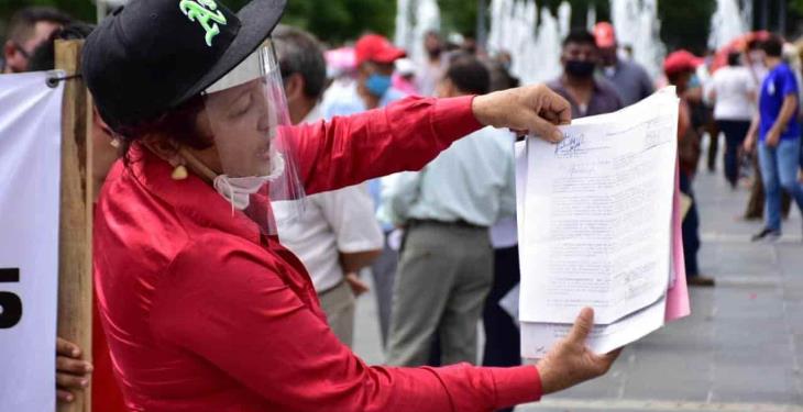 Ven transportistas en riesgo prestación del servicio de transporte público por falta de pagos de unidades