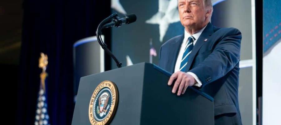 Trump critica a la viuda de Steve Jobs