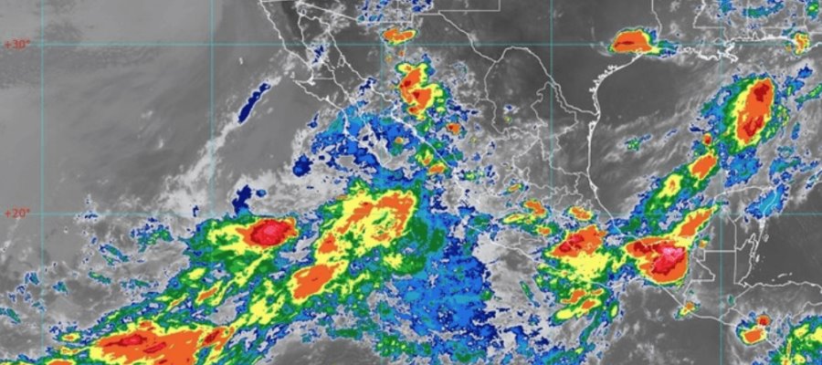 Huracán Hernán toca tierra, como post ciclón tropical en Cabo San Lucas, BCS Huracán Hernán toca tierra, como post ciclón tropical en Cabo San Lucas, BCS