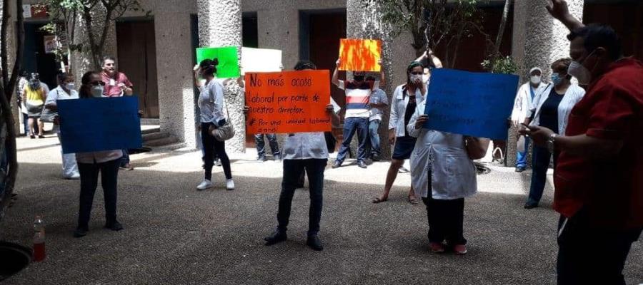 Protestan trabajadores del hospital de Paraíso ante el sector salud Protestan trabajadores del hospital de Paraíso ante el sector salud