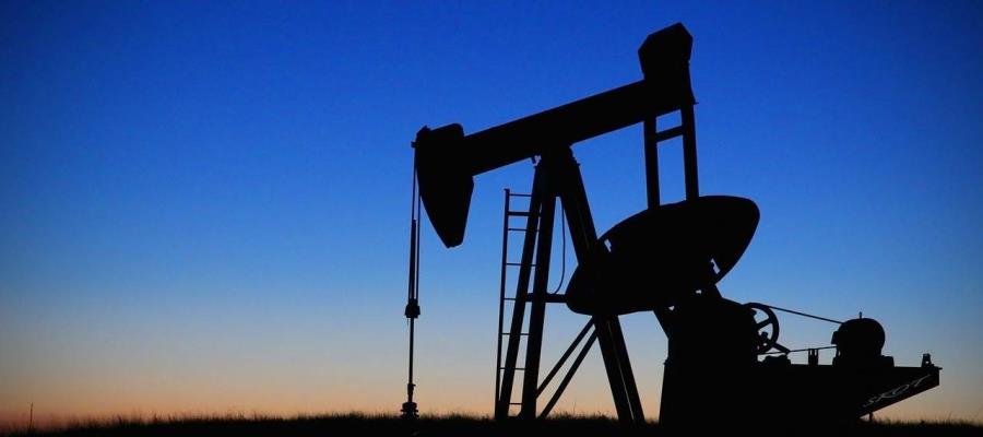 OPEP y aliados acuerdan aumentar la producción en 500 mil barriles diarios en enero