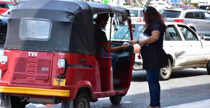 Pochimóviles piratas instalan parada irregular en Las Américas