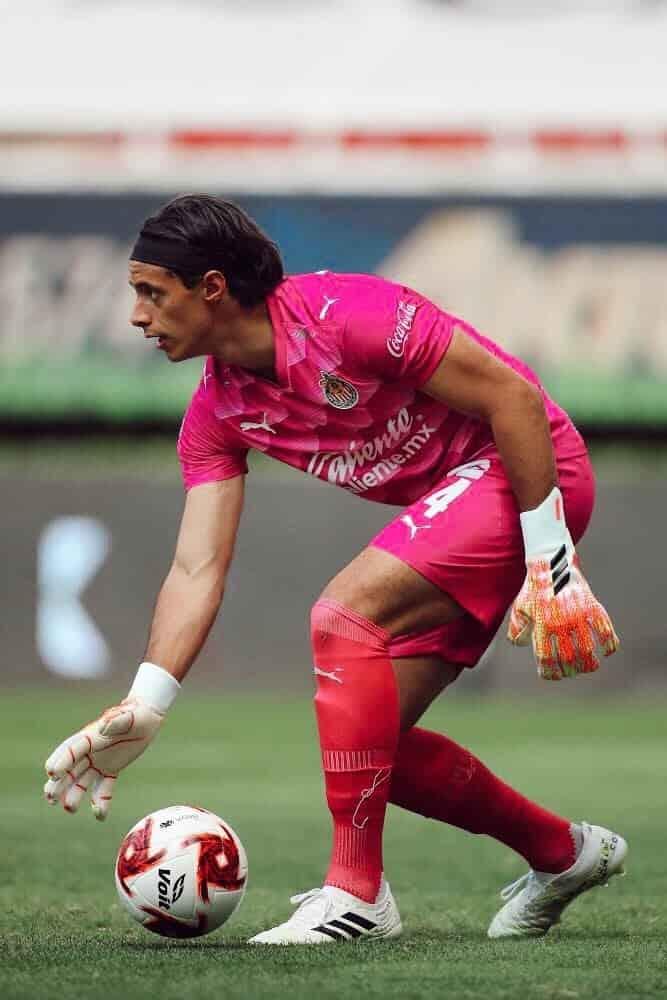 Revelan medios que Chivas buscó reemplazo de Toño Rodríguez