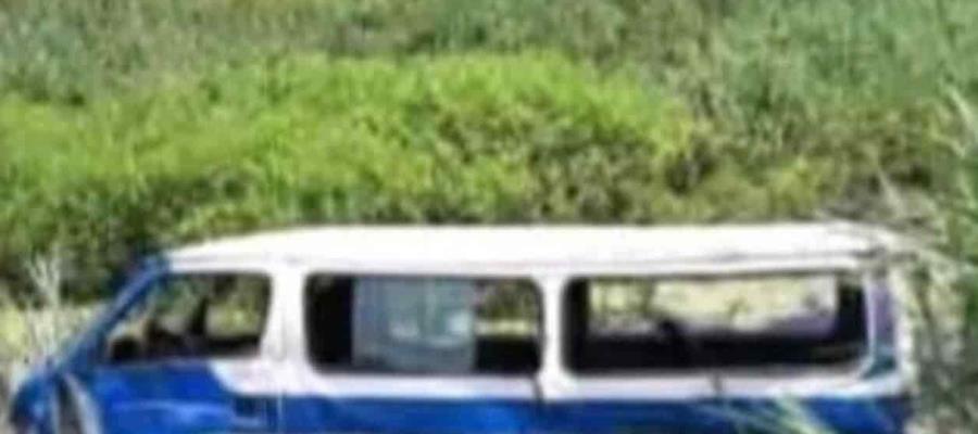 Choque entre combi del transporte público y volteo deja dos heridos en Jalapa