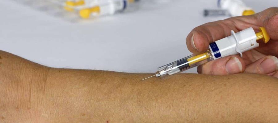 EUA aprobará en breve vacuna de Pfizer; distribuirá el lunes o martes EUA aprobará en breve vacuna de Pfizer; distribuirá el lunes o martes