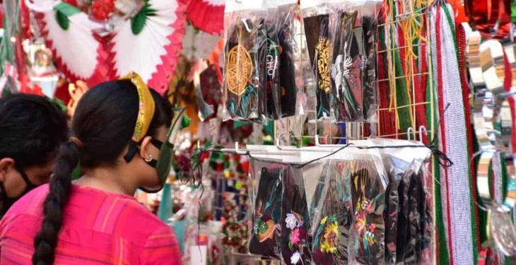 Llegan los cubrebocas a la mexicana para los festejos patrios