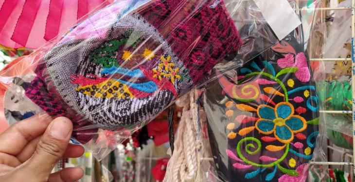 Llegan los cubrebocas a la mexicana para los festejos patrios