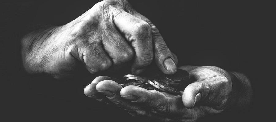 Vivir en la economía de la carencia es como un virus