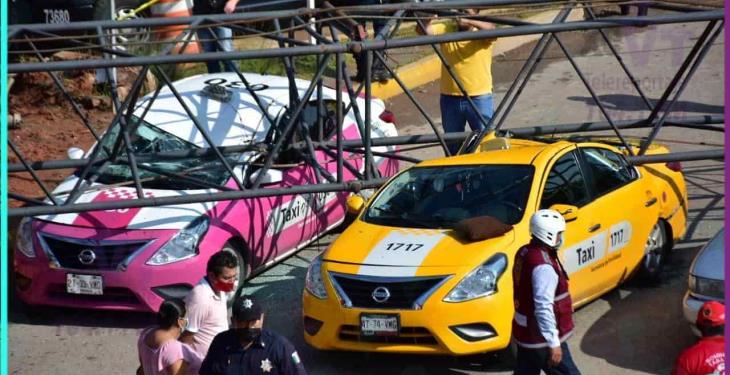 Se desploma grúa en construcción del distribuidor Universidad; hay 2 personas lesionadas