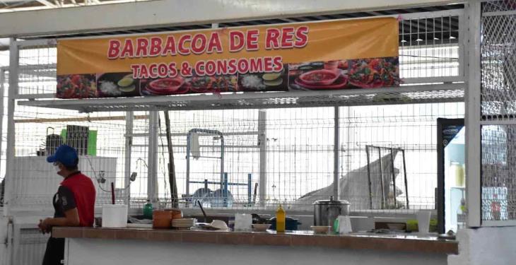 Continúa venta de carnes y taquerías en tianguis de Casa Blanca