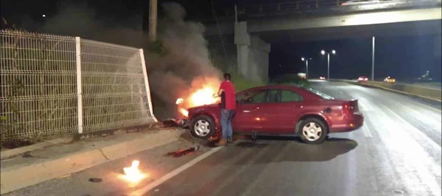 Se queman dos vehículos en Villahermosa; no se reportan víctimas