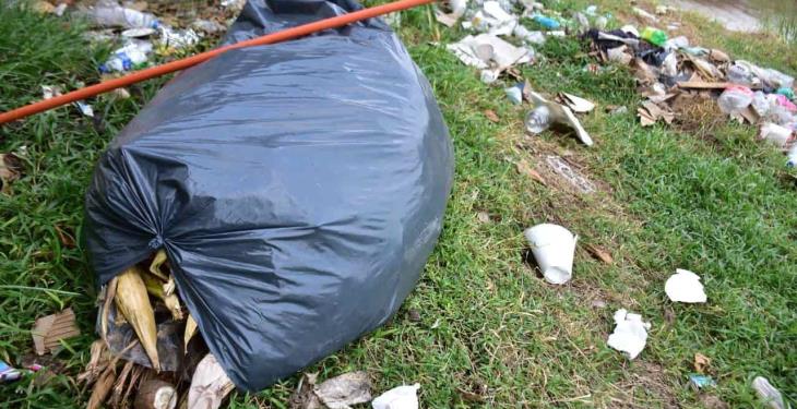 Margen del río Grijalva registra una gran cantidad de basura, hay hasta jeringas usadas