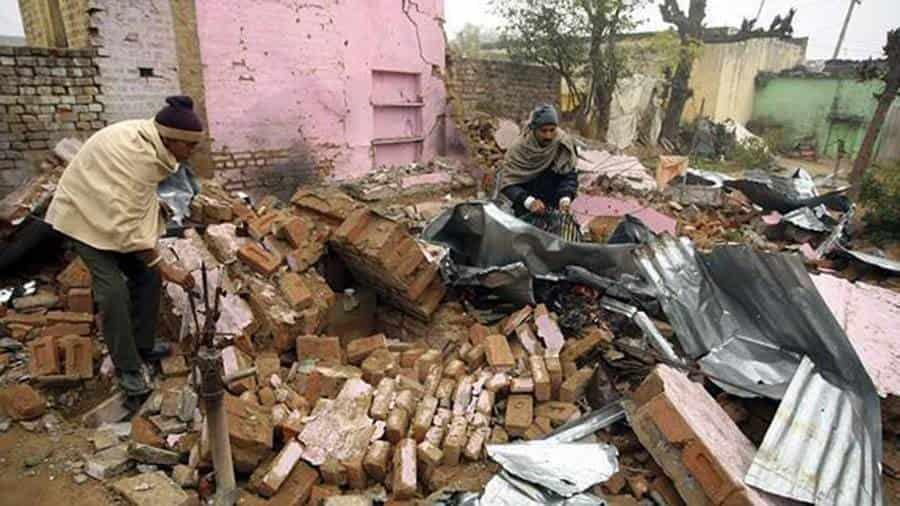 Chatarrero trata de desmantelar granada en Pakistán y provoca la muerte de varias personas Chatarrero trata de desmantelar granada en Pakistán y provoca la muerte de varias personas