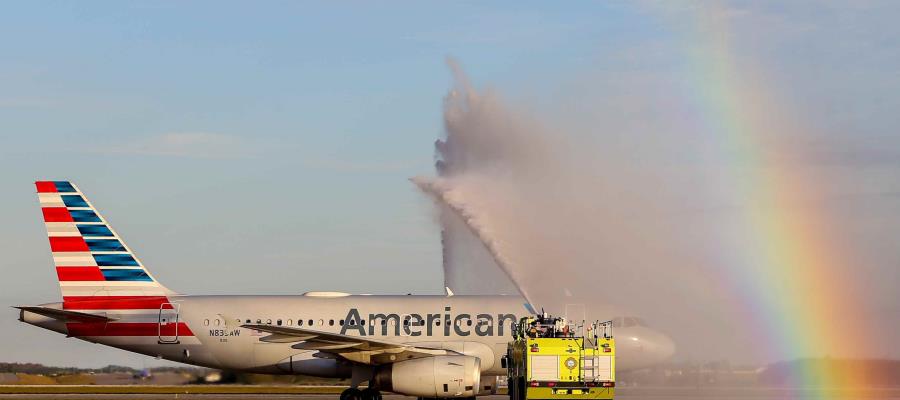 Aerolíneas American Airlines y United Airlines despedirán a 32 mil trabajadores tras crisis por Covid