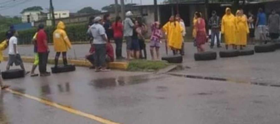 Bloquean carretera Villahermosa-Buenavista por afectaciones Bloquean carretera Villahermosa-Buenavista por afectaciones