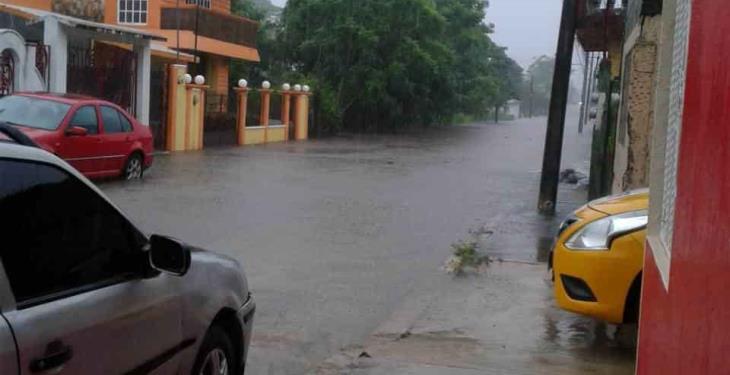 Lluvias inundan calles y casas en Macultepec y Ocuiltzapotlán Lluvias inundan calles y casas en Macultepec y Ocuiltzapotlán