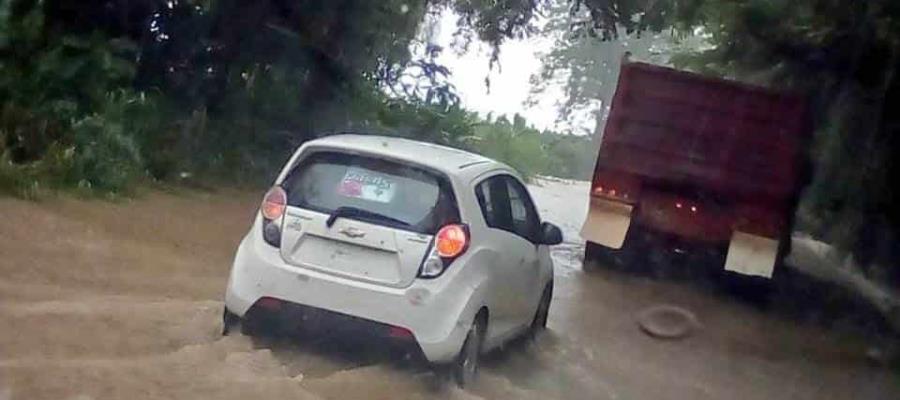 Desbordan los ríos Pichucalco y Teapa; forman vados en la carretera Villahermosa-Teapa Desbordan los ríos Pichucalco y Teapa; forman vados en la carretera Villahermosa-Teapa