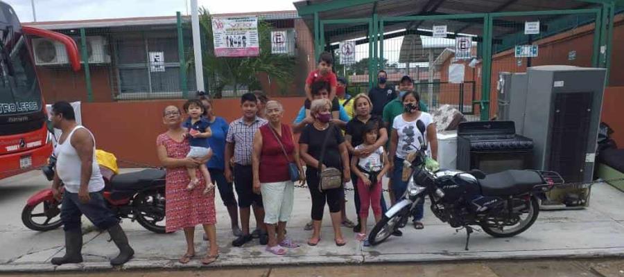 Damnificados de Río Viejo solicitan refugios temporales en escuelas; acusan que se los están negando