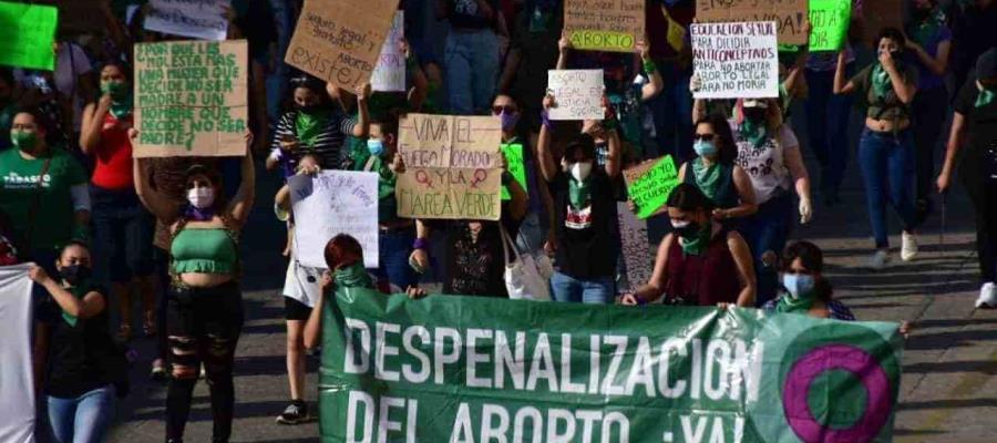 Para evitar marchas y rebrotes de Covid, Senado posterga votación de reforma para permitir aborto en menores
