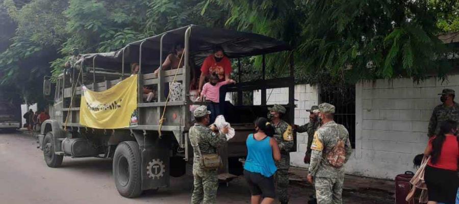Evacúan más de 39 mil personas en Quintana Roo y Yucatán por Delta; no se reportan decesos Evacúan más de 39 mil personas en Quintana Roo y Yucatán por Delta; no se reportan decesos