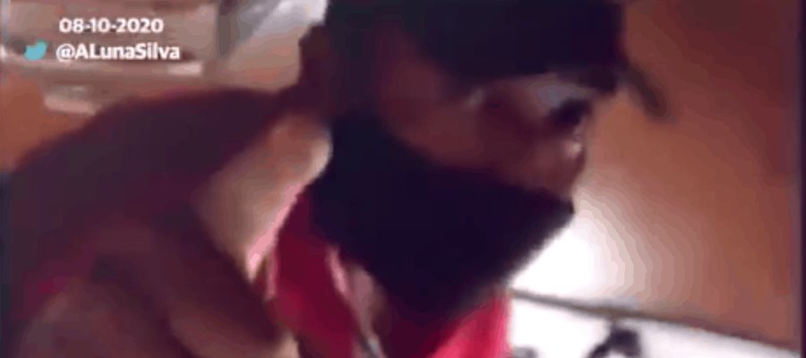 En Guerrero mujer exhibe a sujeto que se masturbaba en una combi; él la agrede al bajar de la unidad