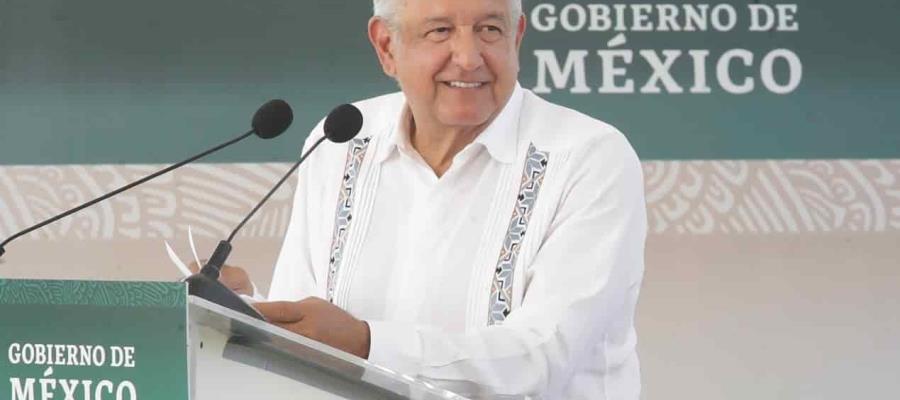 Publica AMLO foto en redes sociales cuando era director del INI en Tabasco en 1979 Publica AMLO foto en redes sociales cuando era director del INI en Tabasco en 1979