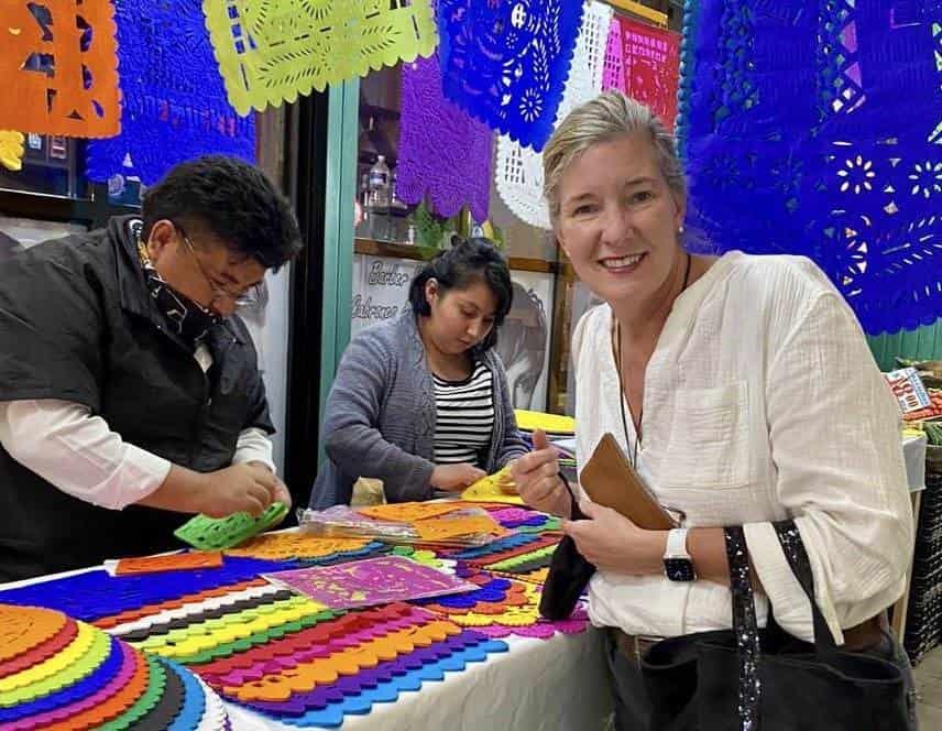 Visita Christopher Landau el Mercado Jamaica 