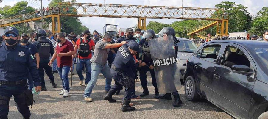 Seis detenidos dejan desalojos tras el cierre de vías de comunicación federales y estatales en Tabasco