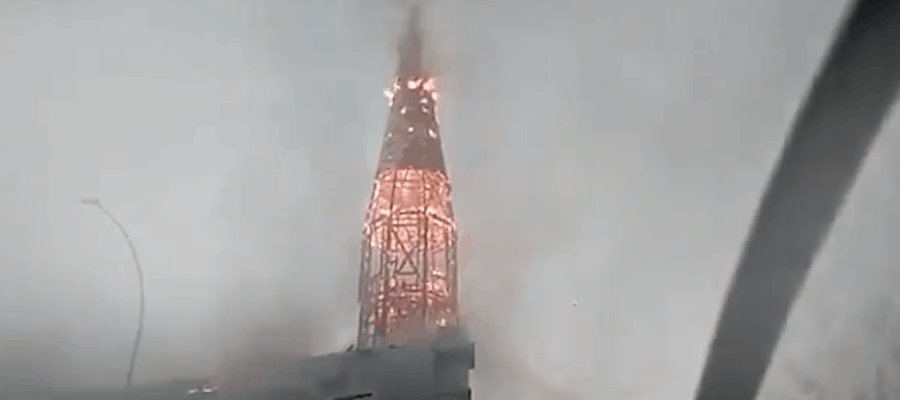 Cúpula de la Parroquia de la Asunción en Santiago se desploma tras ser incendiada durante manifestaciones de chilenos
