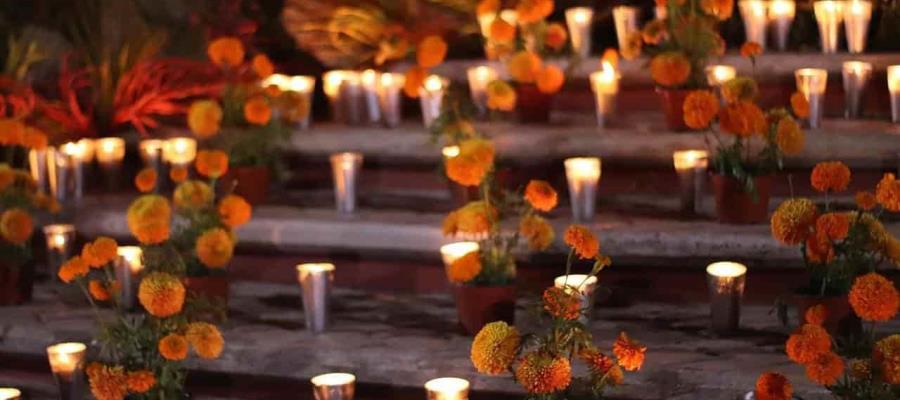 Recomienda Andrés Manuel instalar altares en las casas ante cierre de panteones por la pandemia