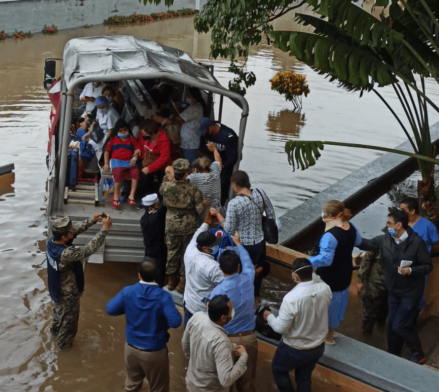 Hospitales de Villahermosa sufren anegaciones por las lluvias del frente frío 9