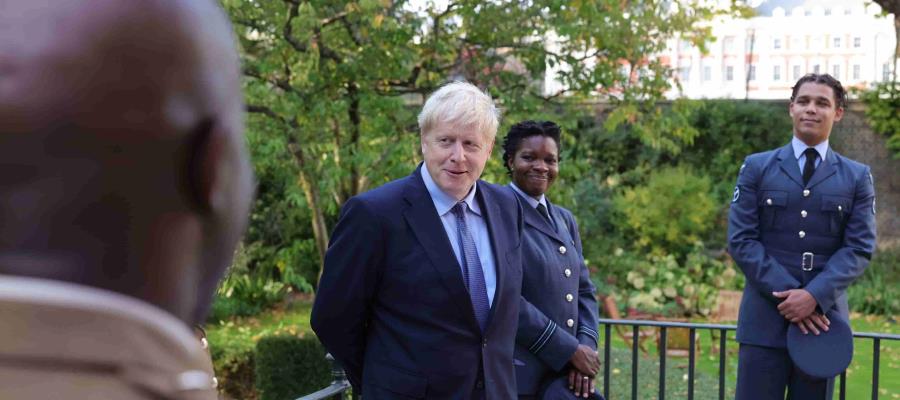 Anuncian segundo confinamiento en Reino Unido, tras superar el millón de contagios