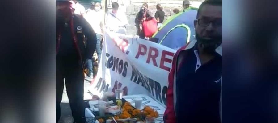 Maestros de Tabasco anuncian huelga de hambre afuera de Palacio Nacional