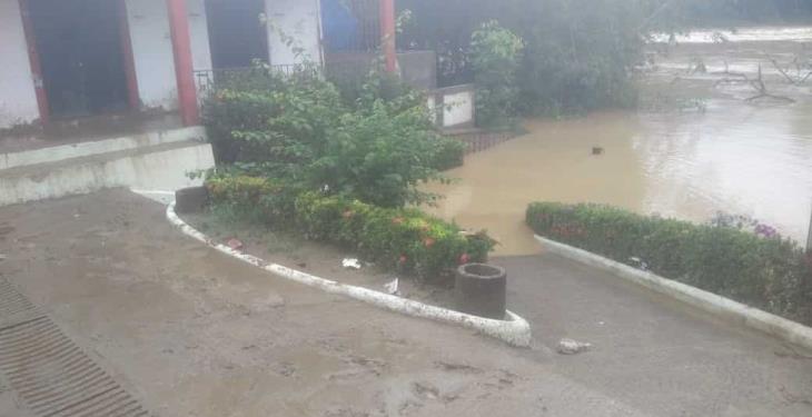 Reportan 400 casas afectadas por inundaciones en Tapijulapa