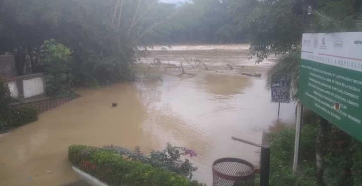 Reportan 400 casas afectadas por inundaciones en Tapijulapa