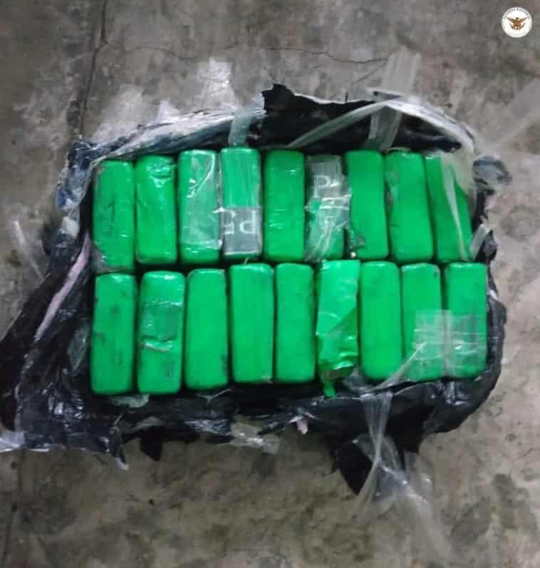 Encuentra Guardia Nacional 20 kilos de cocaína en una bolsa en Puerto Morelos