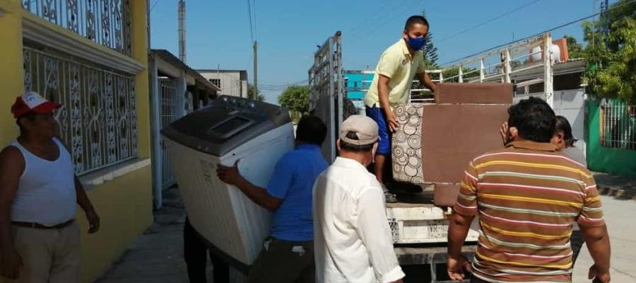 Habilitan escuelas y templos en Tamulté de las Sabanas como refugios temporales 