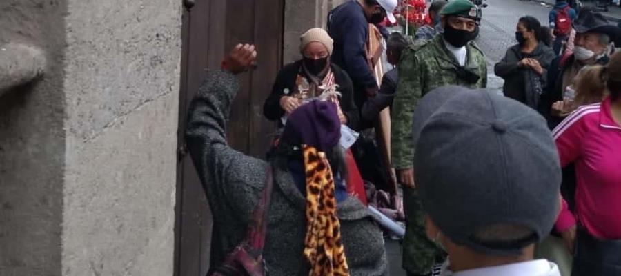 Entregan pobladores de Nacajuca mil 500 solicitudes a Palacio Nacional para que los apoyen tras inundaciones