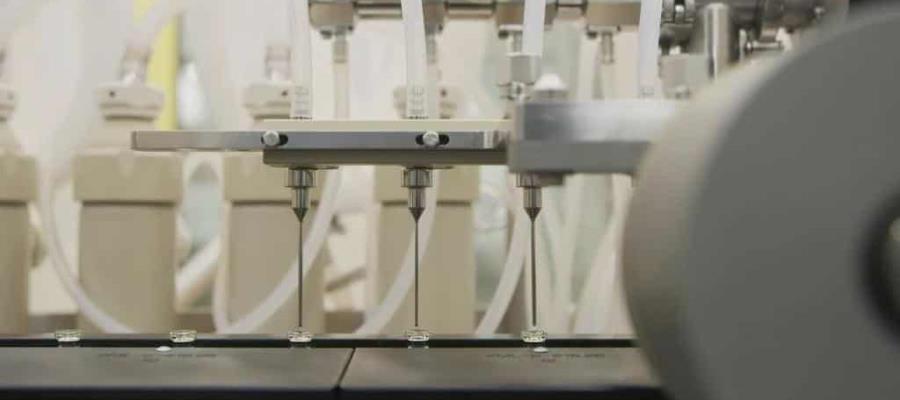 Reino Unido iniciará el martes vacunación contra COVID-19; la reina Isabel entre los primeros