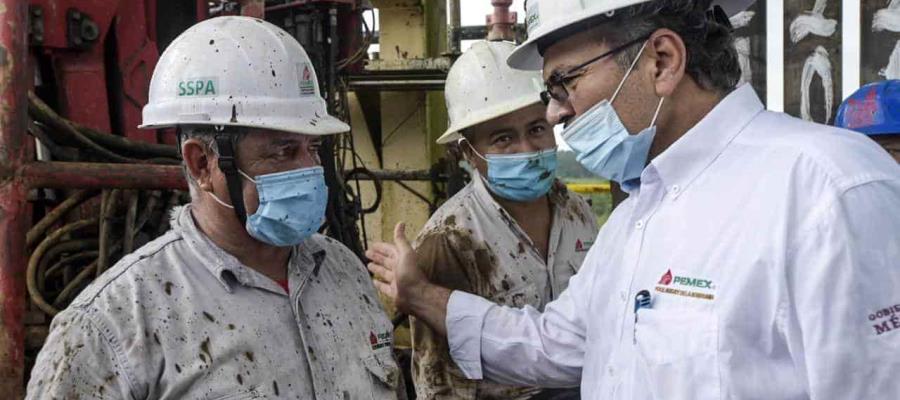 Supervisa Octavio Romero, pozos petroleros de Tabasco