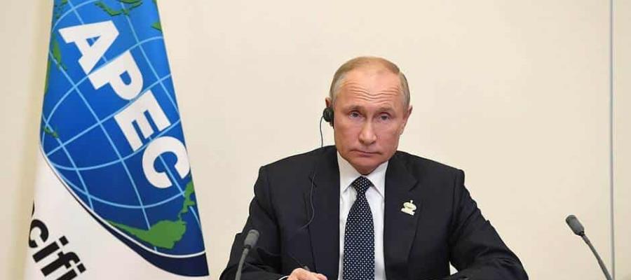 Ordena Putin comenzar vacunación gratuita en Rusia, tras confirmarse eficacia de la Sputnik V 